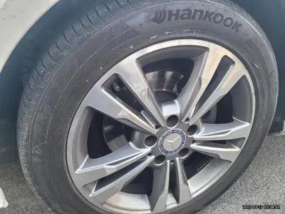 2015 Mercedes-Benz E 220 VIN: