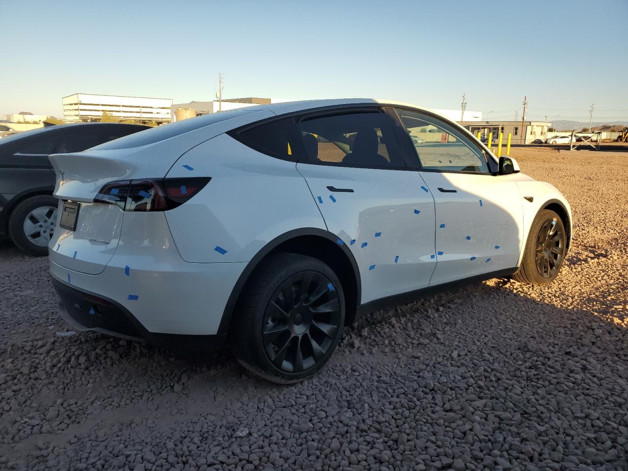 2024 TESLA MODEL Y  VIN:7SAYGAEE5RF036521