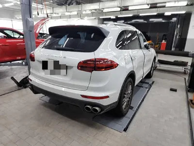 2015 Porsche Cayenne VIN: