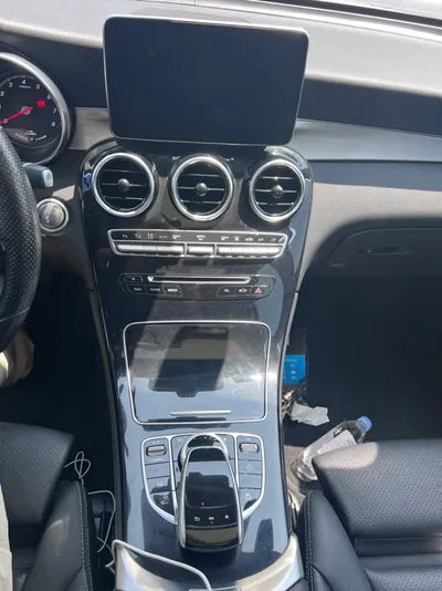 2018 Mercedes-Benz GLC 350 VIN: