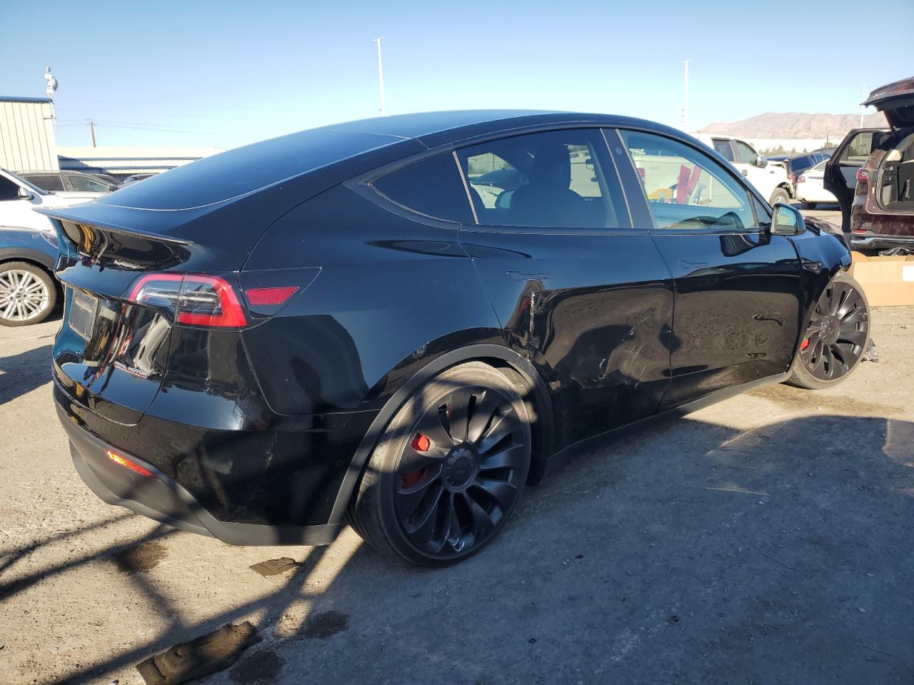 2022 TESLA MODEL Y  VIN:7SAYGDEF7NF456561