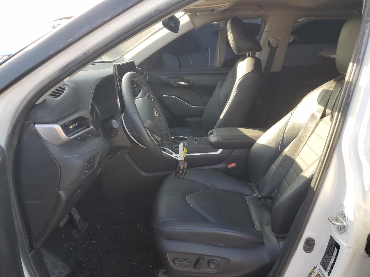 2024 TOYOTA HIGHLANDER LE VIN:5TDKDRAH2RS537128
