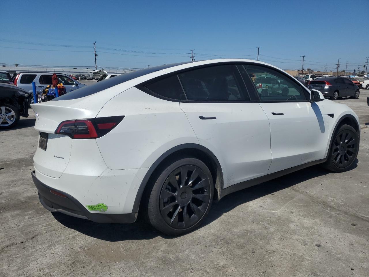 2022 TESLA MODEL Y  VIN:7SAYGAEE8NF559042