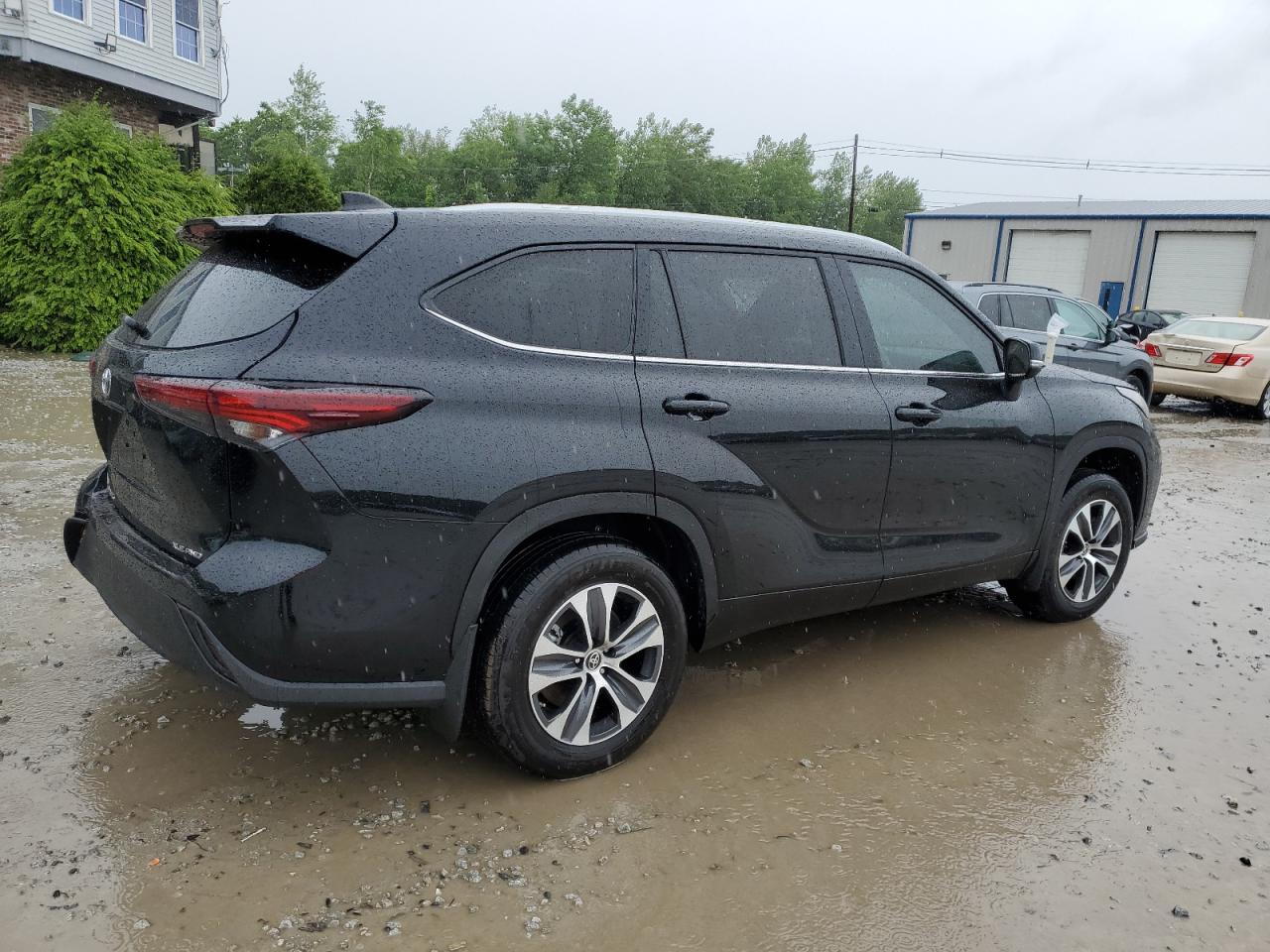 2024 TOYOTA HIGHLANDER LE VIN:5TDKDRBH6RS533453