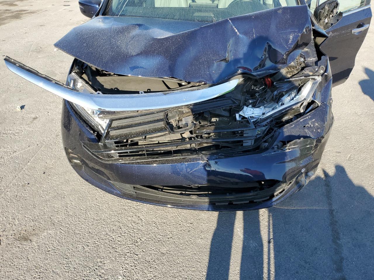 2022 HONDA ODYSSEY TOURING VIN:5FNRL6H80NB017126