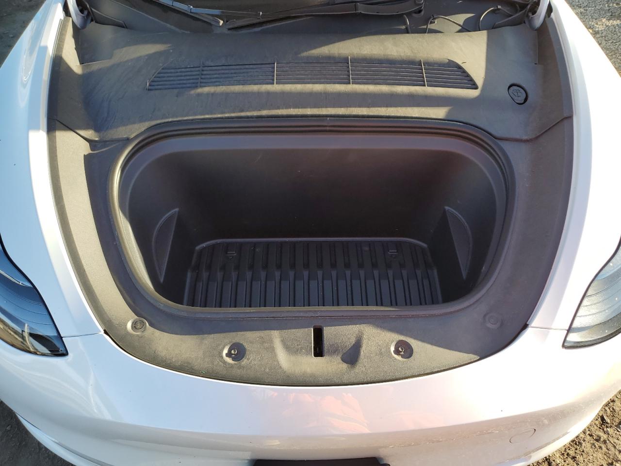 2023 TESLA MODEL Y  VIN:7SAYGDEF0PF702093