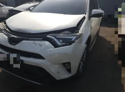 2018 Toyota RAV4 VIN: