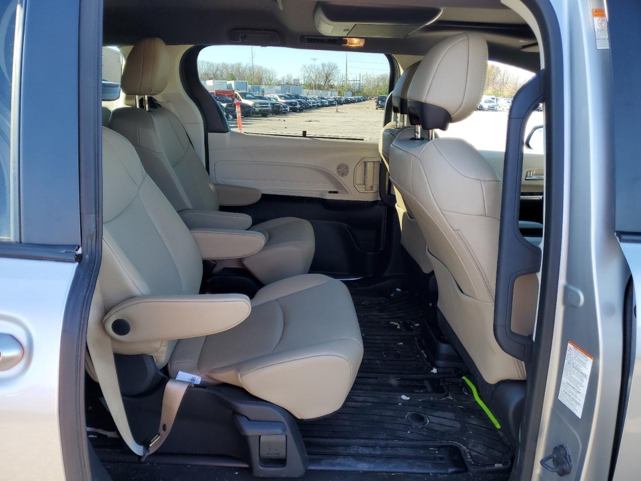 2023 TOYOTA SIENNA XLE VIN:5TDJRKEC8PS173958