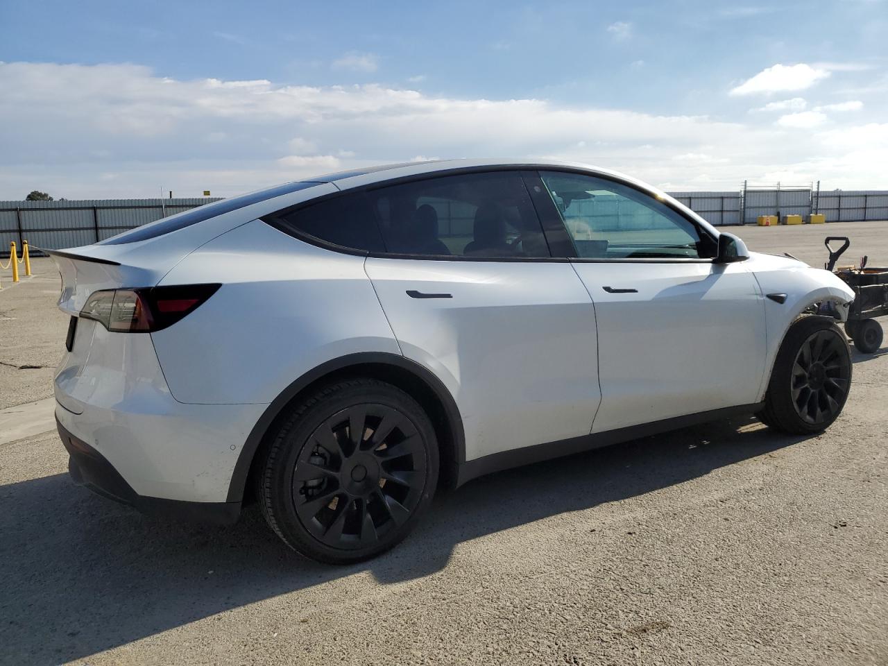 2022 TESLA MODEL Y  VIN:7SAYGDEE1NF559238
