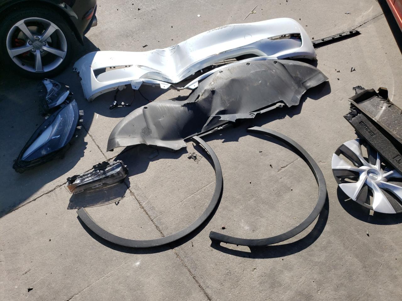 2023 TESLA MODEL Y  VIN:7SAYGDEE2PF703494