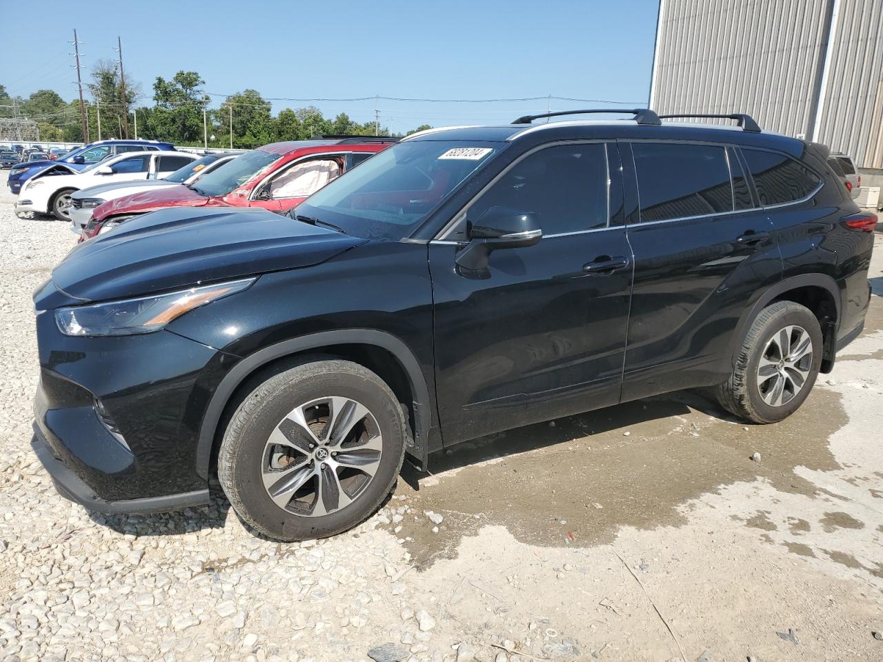 2022 TOYOTA HIGHLANDER XLE VIN:5TDGZRBH2NS560697