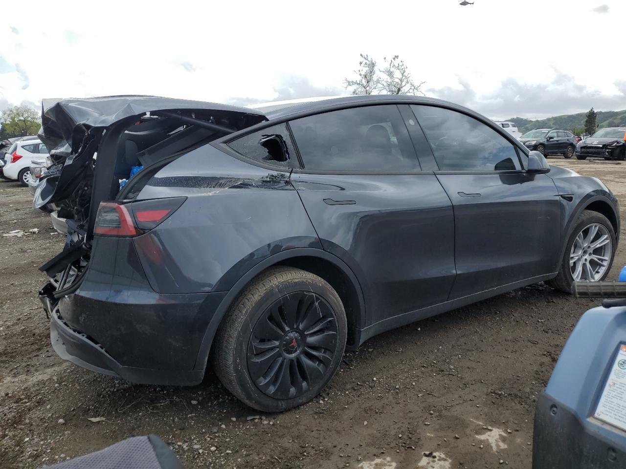 2024 TESLA MODEL Y  VIN:7SAYGDEE8RF060376