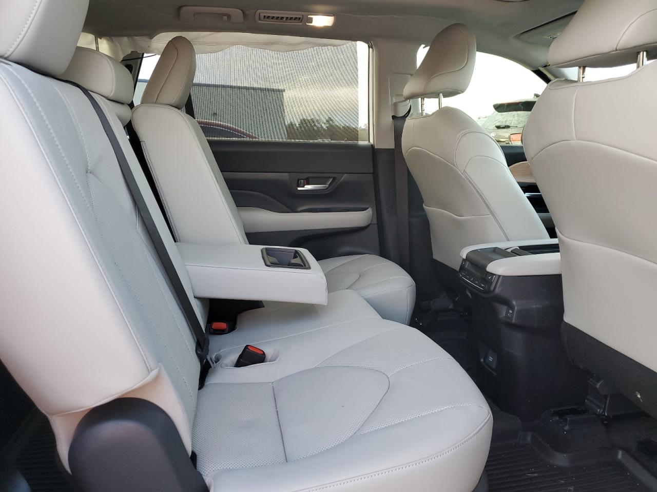 2024 TOYOTA GRAND HIGHLANDER XLE VIN:5TDACAB55RS018188