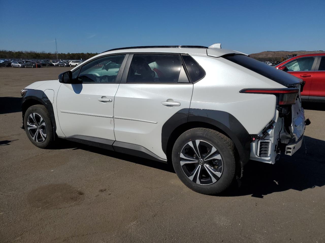 2024 TOYOTA BZ4X XLE VIN:JTMAAAAA9RA034217