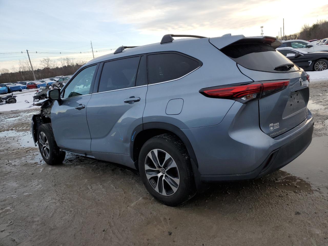 2022 TOYOTA HIGHLANDER XLE VIN:5TDGZRBH7NS183414