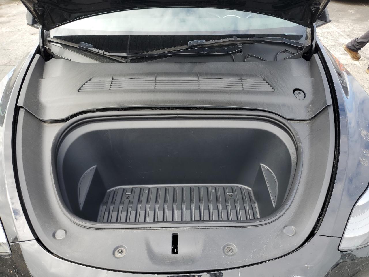 2023 TESLA MODEL Y  VIN:7SAYGDEE3PF646125