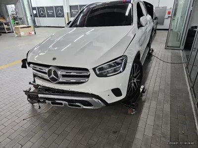 2020 Mercedes-Benz GLC 300 VIN: