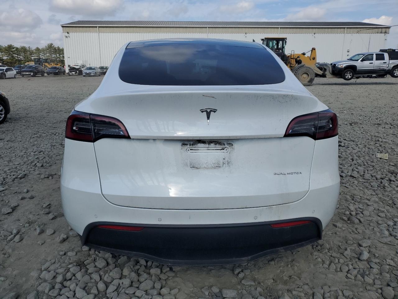 2022 TESLA MODEL Y  VIN:7SAYGDEE1NF328971