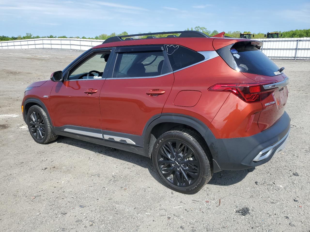 2022 KIA SELTOS NIGHTFALL VIN:KNDEUCA22N7293295