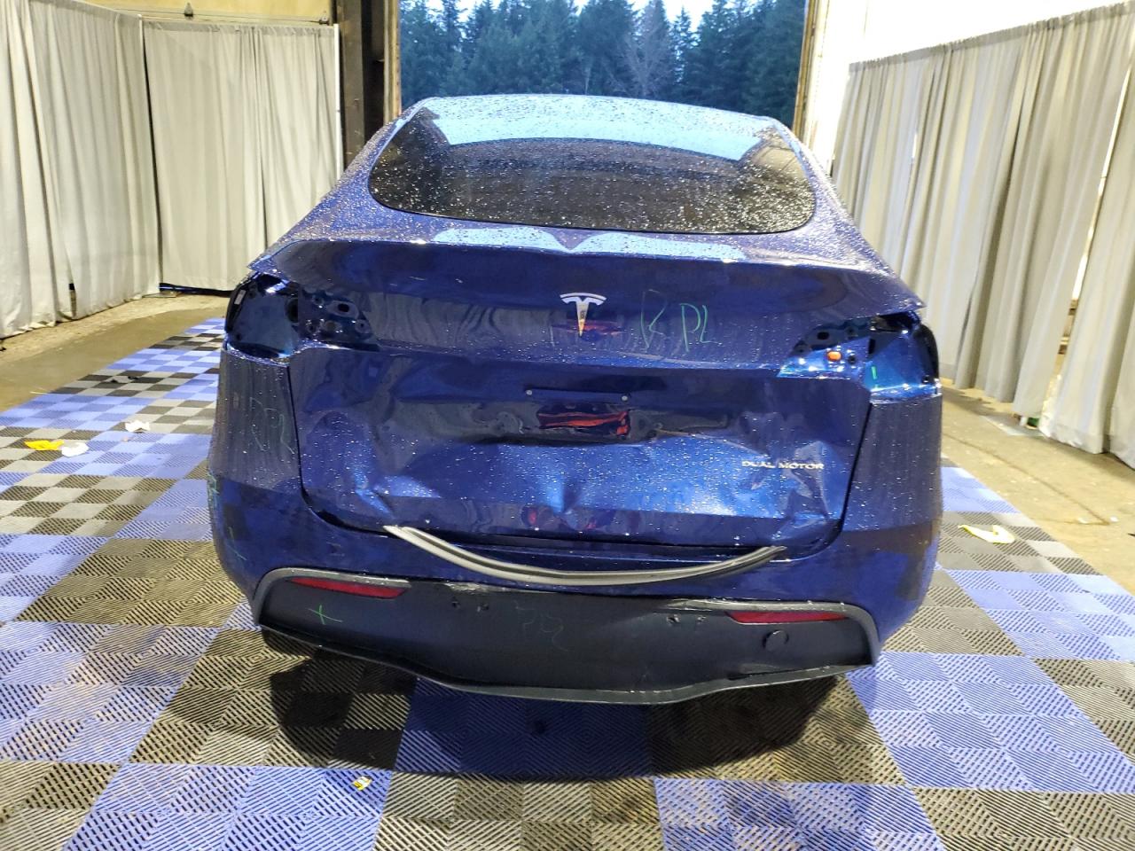 2024 TESLA MODEL Y  VIN:7SAYGDEE6RF203020