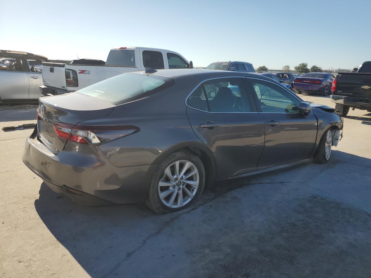 2022 TOYOTA CAMRY LE VIN:4T1C11AK6NU687609