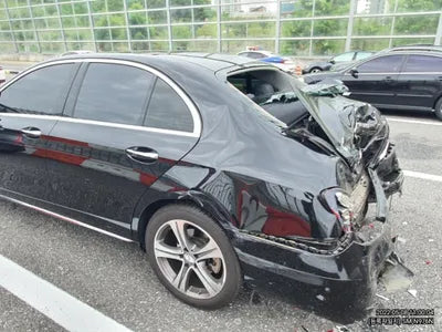 2017 Mercedes-Benz E 300 WDDZF4JB0HA147945 VIN:WDDZF4JB0HA147945