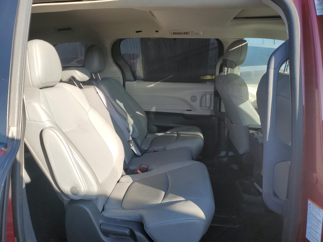 2022 TOYOTA SIENNA XLE VIN:5TDYRKEC6NS085325