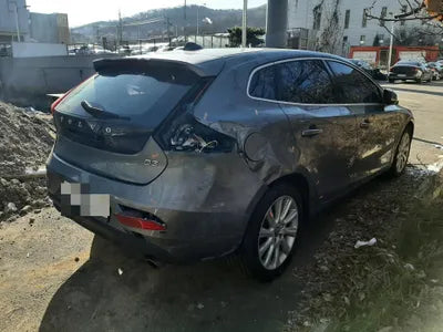 2016 Volvo V40 VIN: