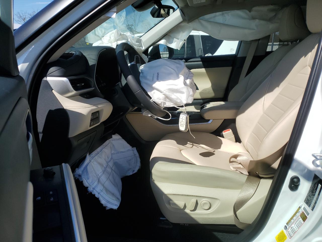 2024 TOYOTA HIGHLANDER LE VIN:5TDKDRAH6RS547709