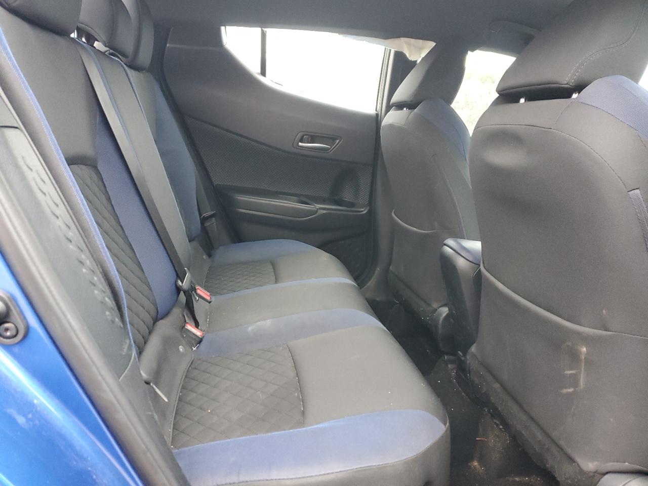 2022 TOYOTA C-HR XLE VIN:NMTKHMBX2NR142159