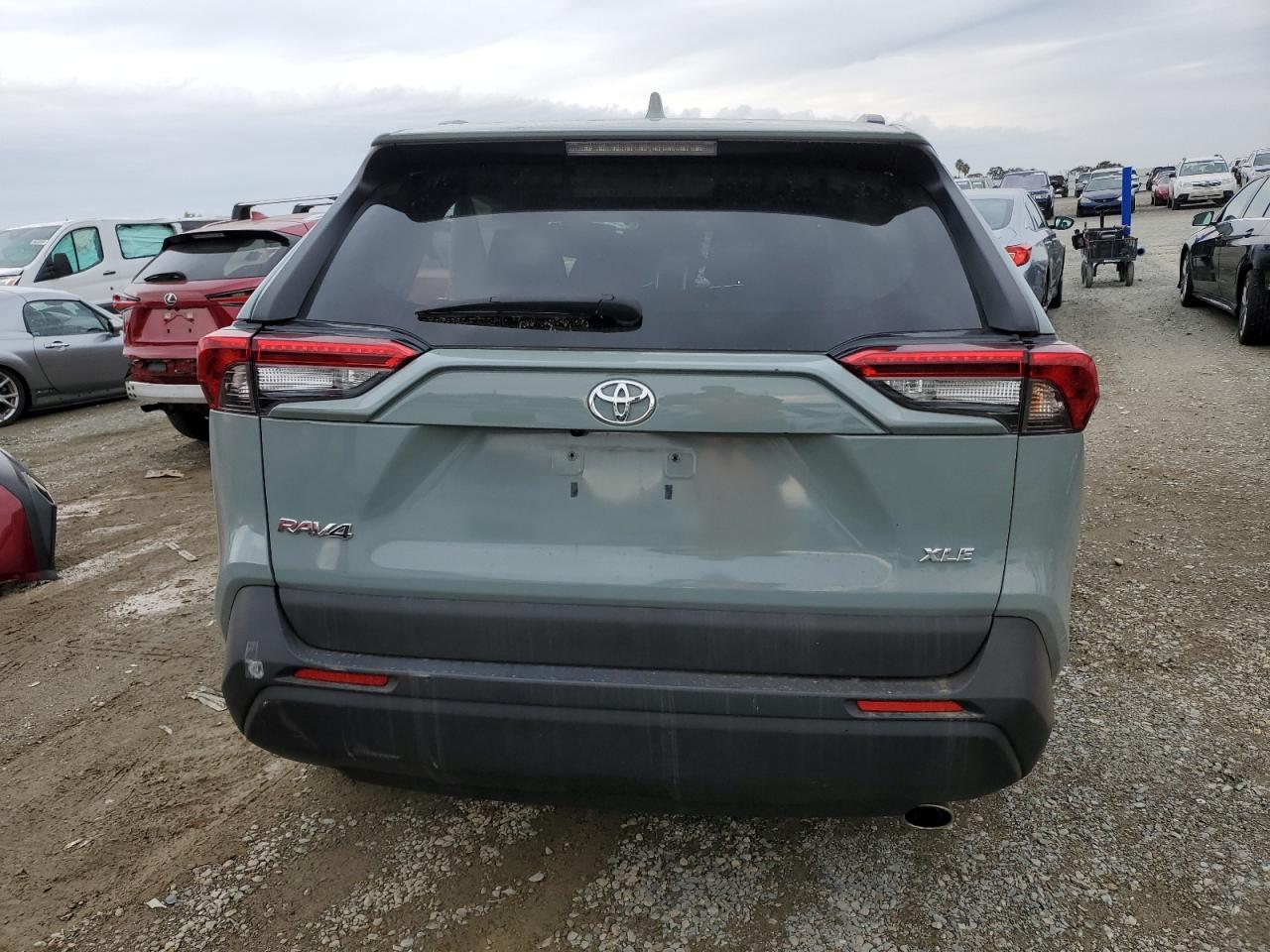 2022 TOYOTA RAV4 XLE VIN:2T3W1RFV2NW190126