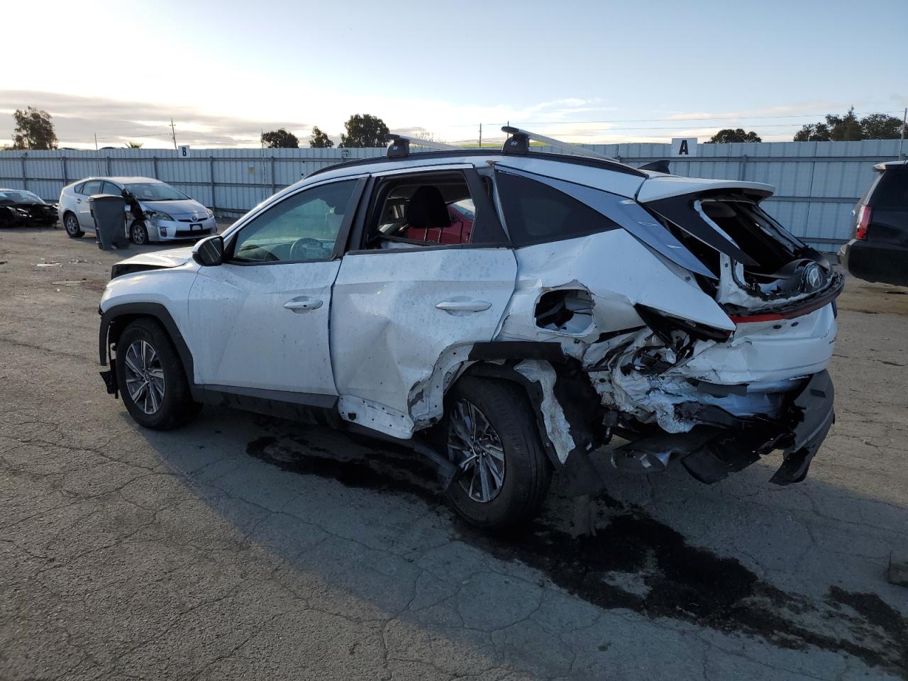 2022 HYUNDAI TUCSON BLUE VIN:KM8JBCA17NU024363