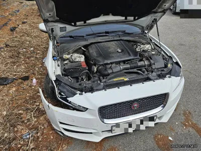 2016 Jaguar XE VIN: