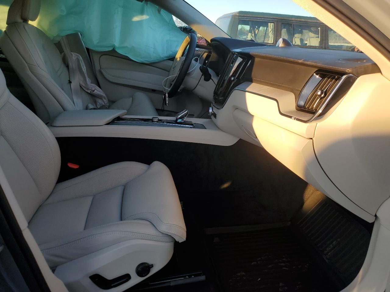 2023 VOLVO XC60 ULTIMATE VIN:YV4H60DX8P1356853