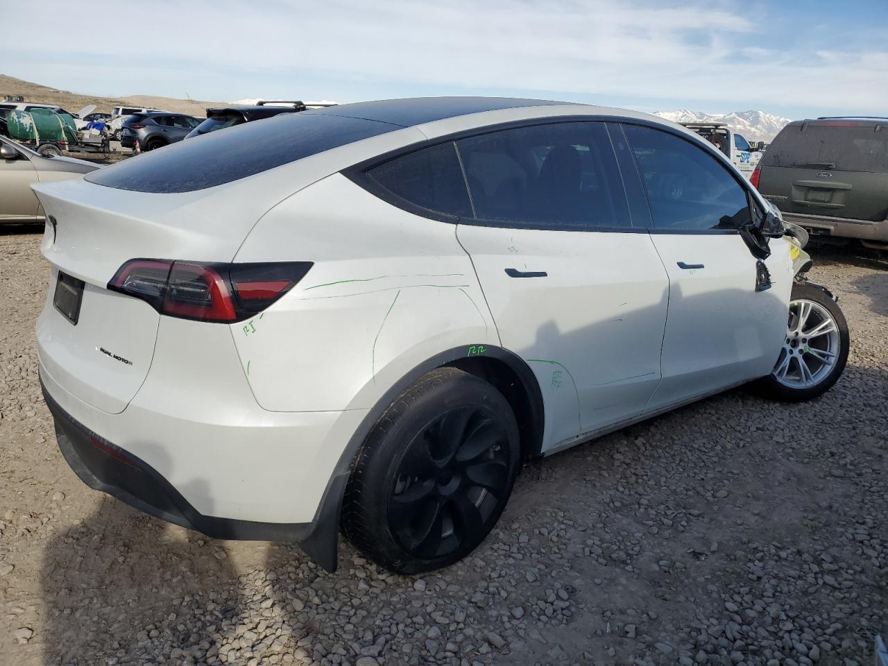 2023 TESLA MODEL Y  VIN:7SAYGDEE2PA115401
