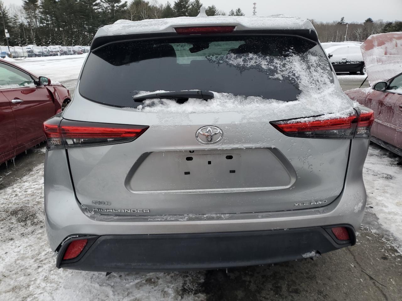 2022 TOYOTA HIGHLANDER XLE VIN:5TDGZRBH6NS195005