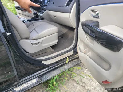 2017 Kia Carnival VIN: