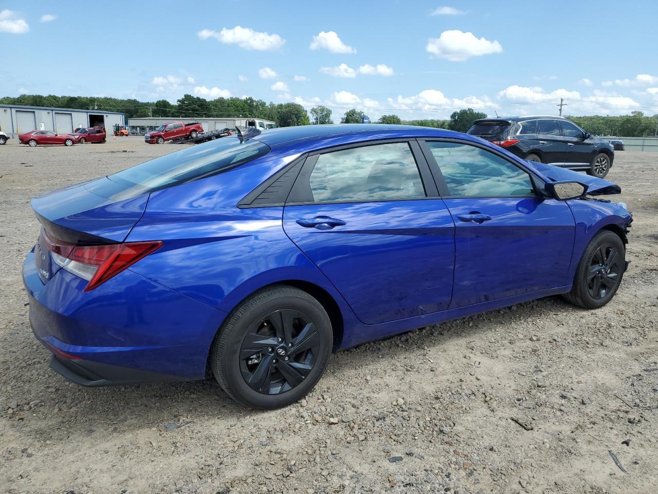 2023 HYUNDAI ELANTRA BLUE VIN:KMHLM4AJ7PU083439