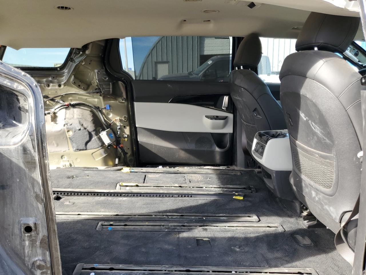 2024 KIA CARNIVAL SX VIN:KNDNE5H37R6302284