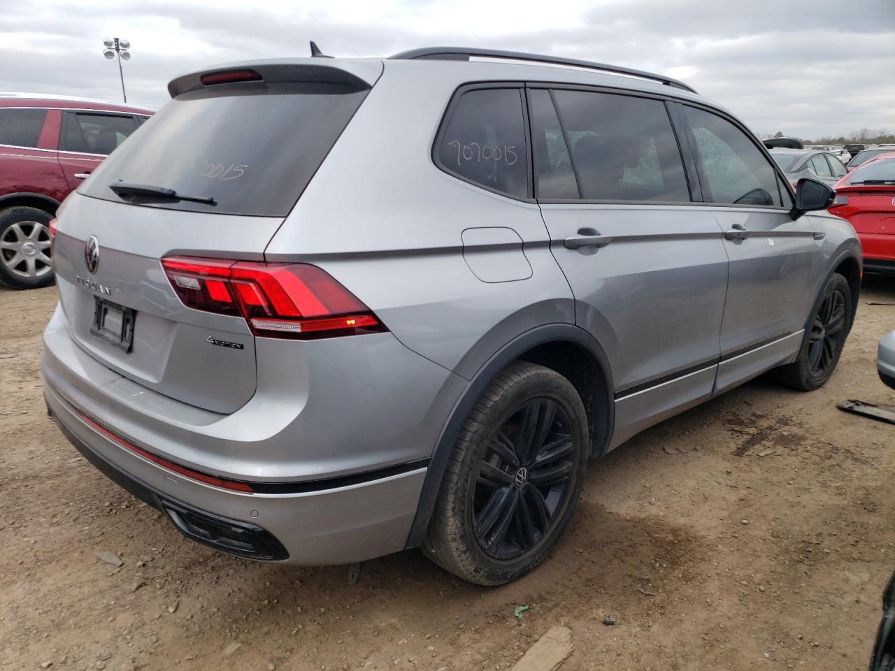 2022 VOLKSWAGEN TIGUAN SE R-LINE BLACK VIN:3VV8B7AX4NM003264