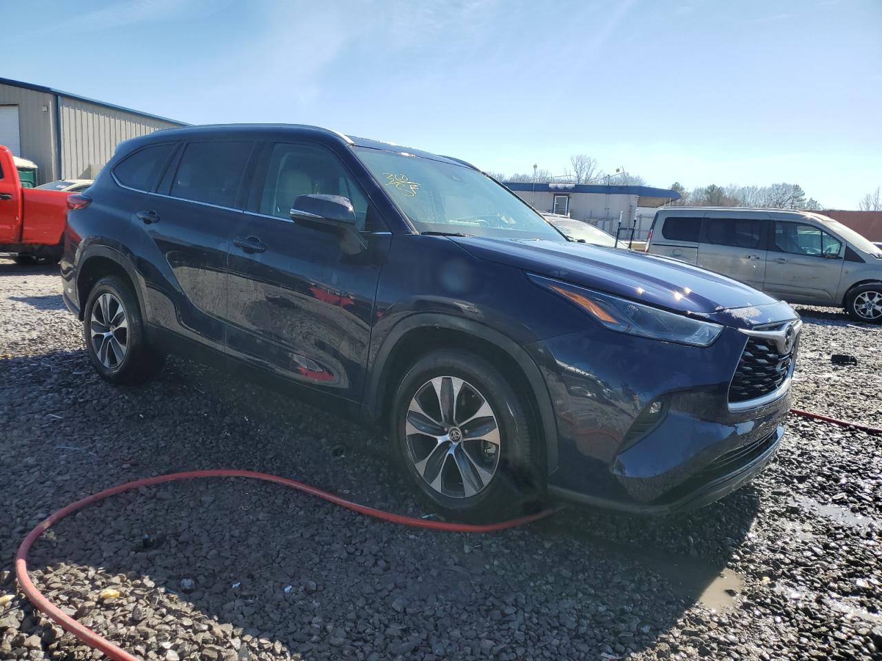2022 TOYOTA HIGHLANDER XLE VIN:5TDGZRAH2NS129505