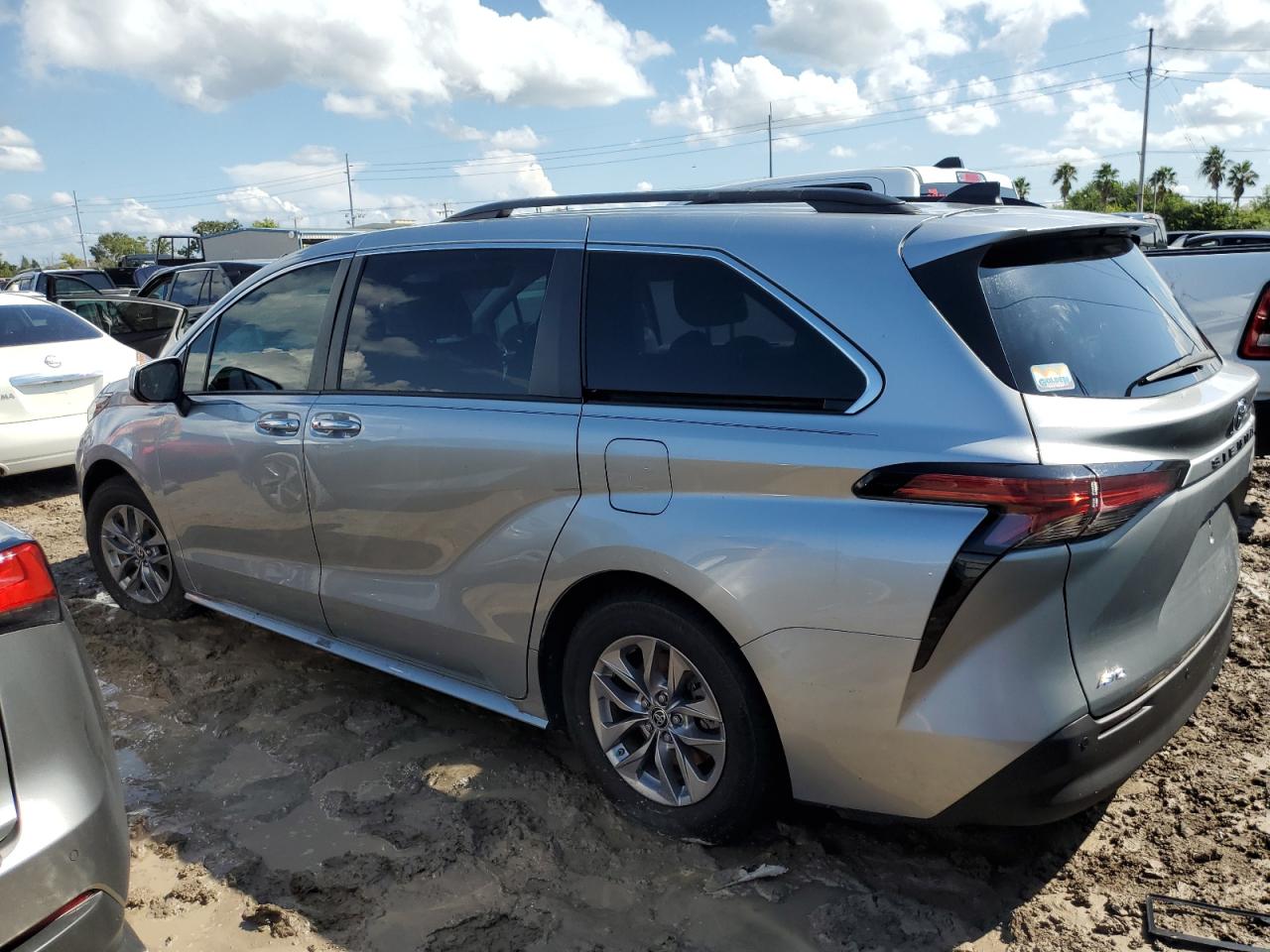 2022 TOYOTA SIENNA XLE VIN:5TDYSKFC4NS043027