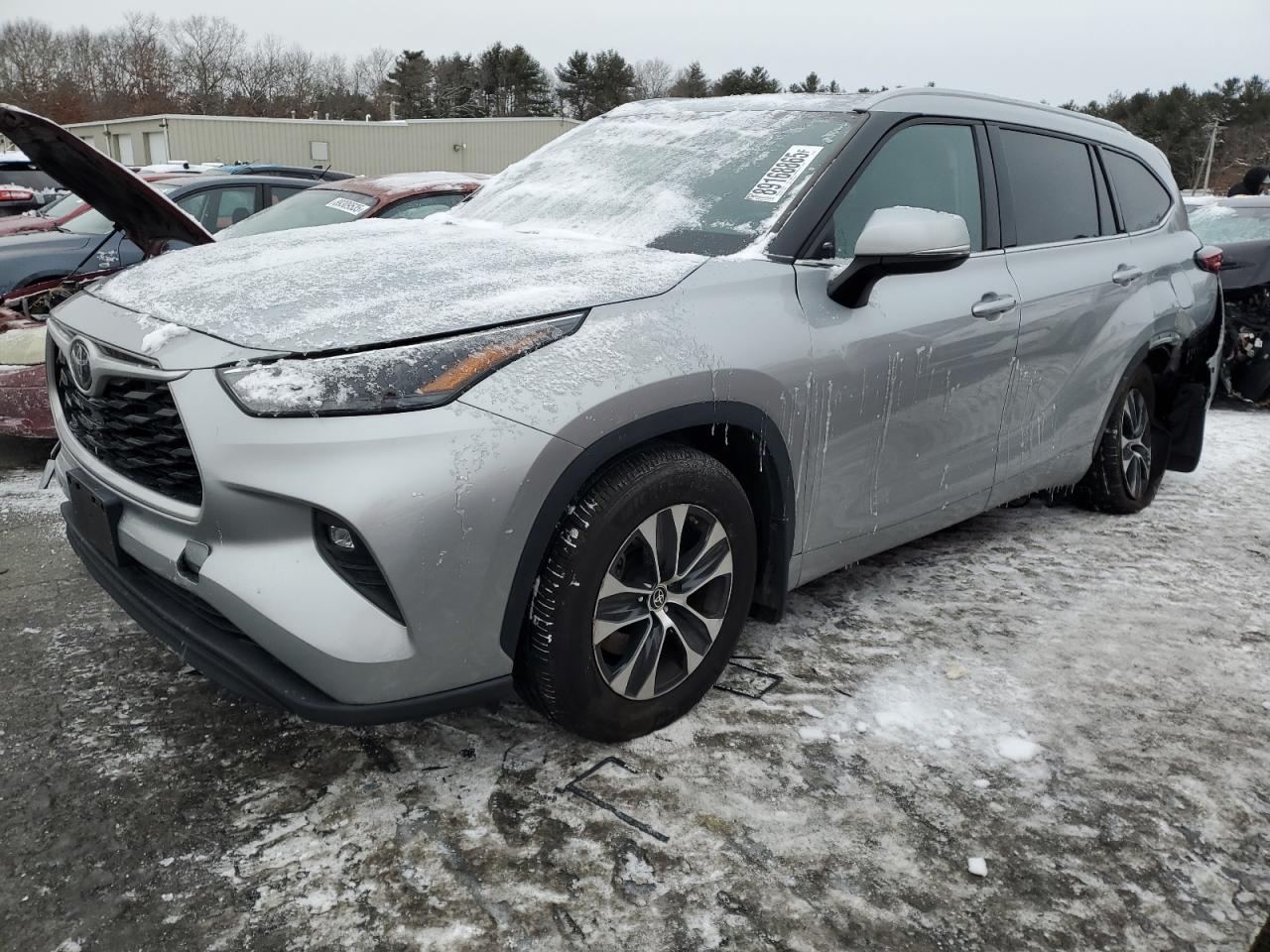 2022 TOYOTA HIGHLANDER XLE VIN:5TDGZRBH6NS195005