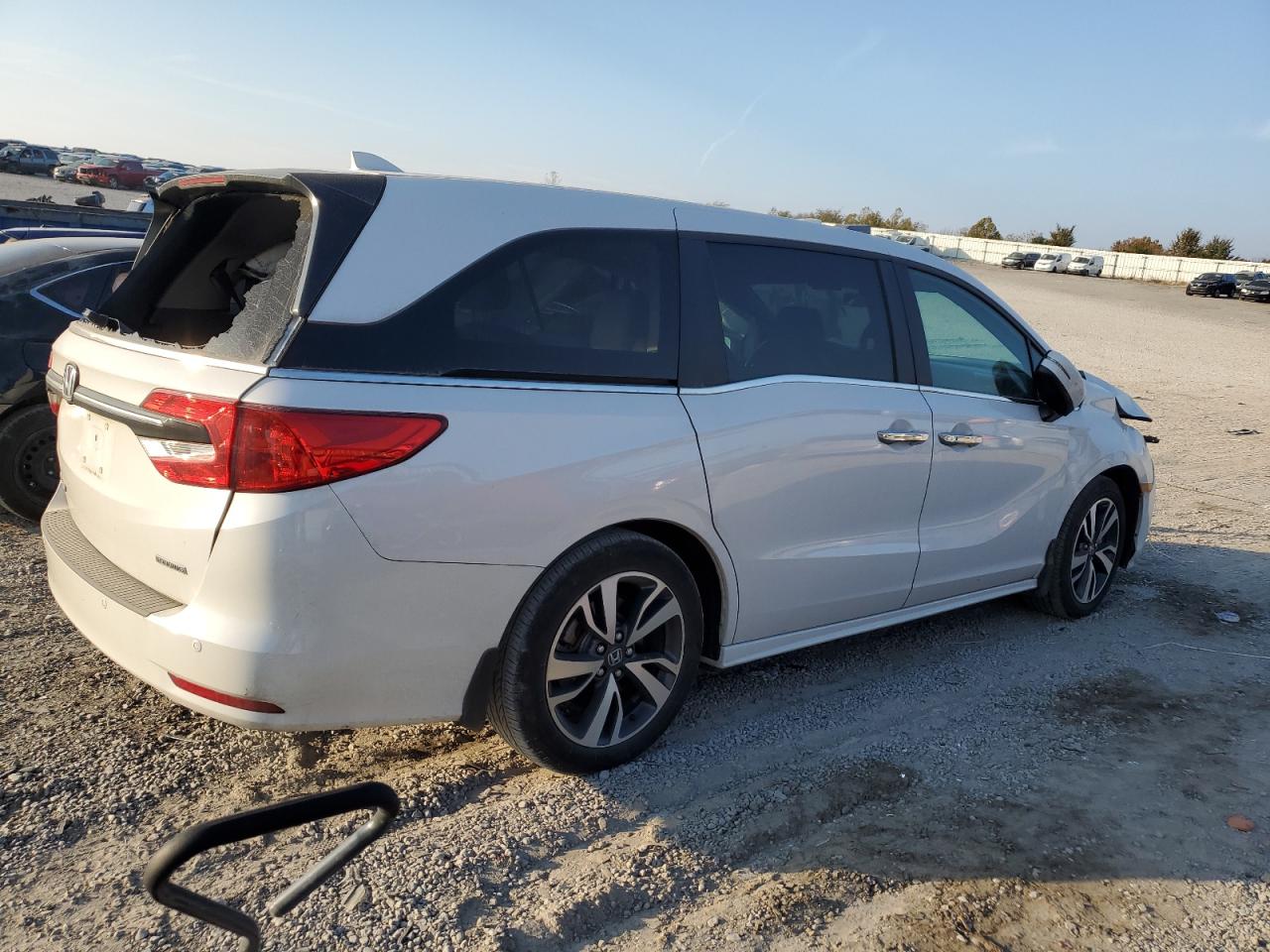 2024 HONDA ODYSSEY TOURING VIN:5FNRL6H8XRB009041