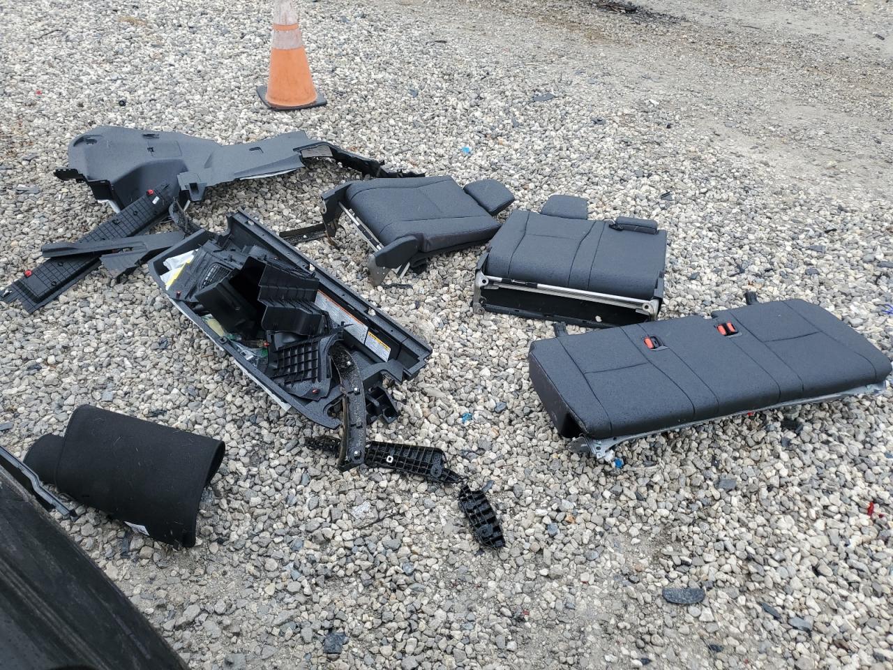 2022 TOYOTA HIGHLANDER XLE VIN:5TDGZRBH8NS586012