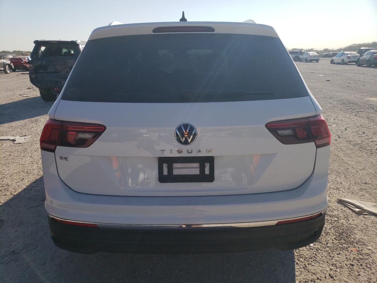 2022 VOLKSWAGEN TIGUAN SE VIN:3VV3B7AX3NM085076