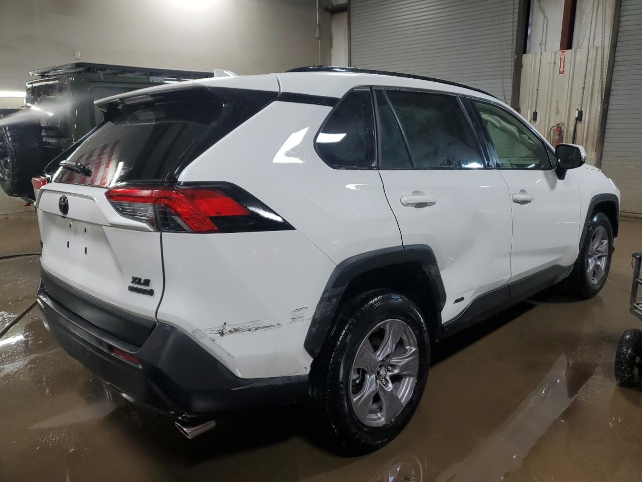 2024 TOYOTA RAV4 XLE VIN:JTMRWRFV3RD234443