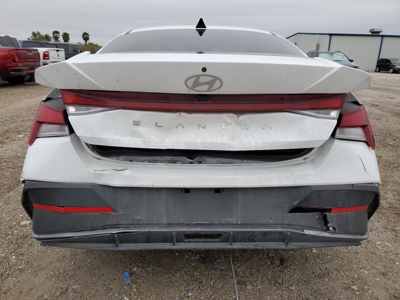 2024 HYUNDAI ELANTRA SE VIN:KMHLL4DG4RU817170