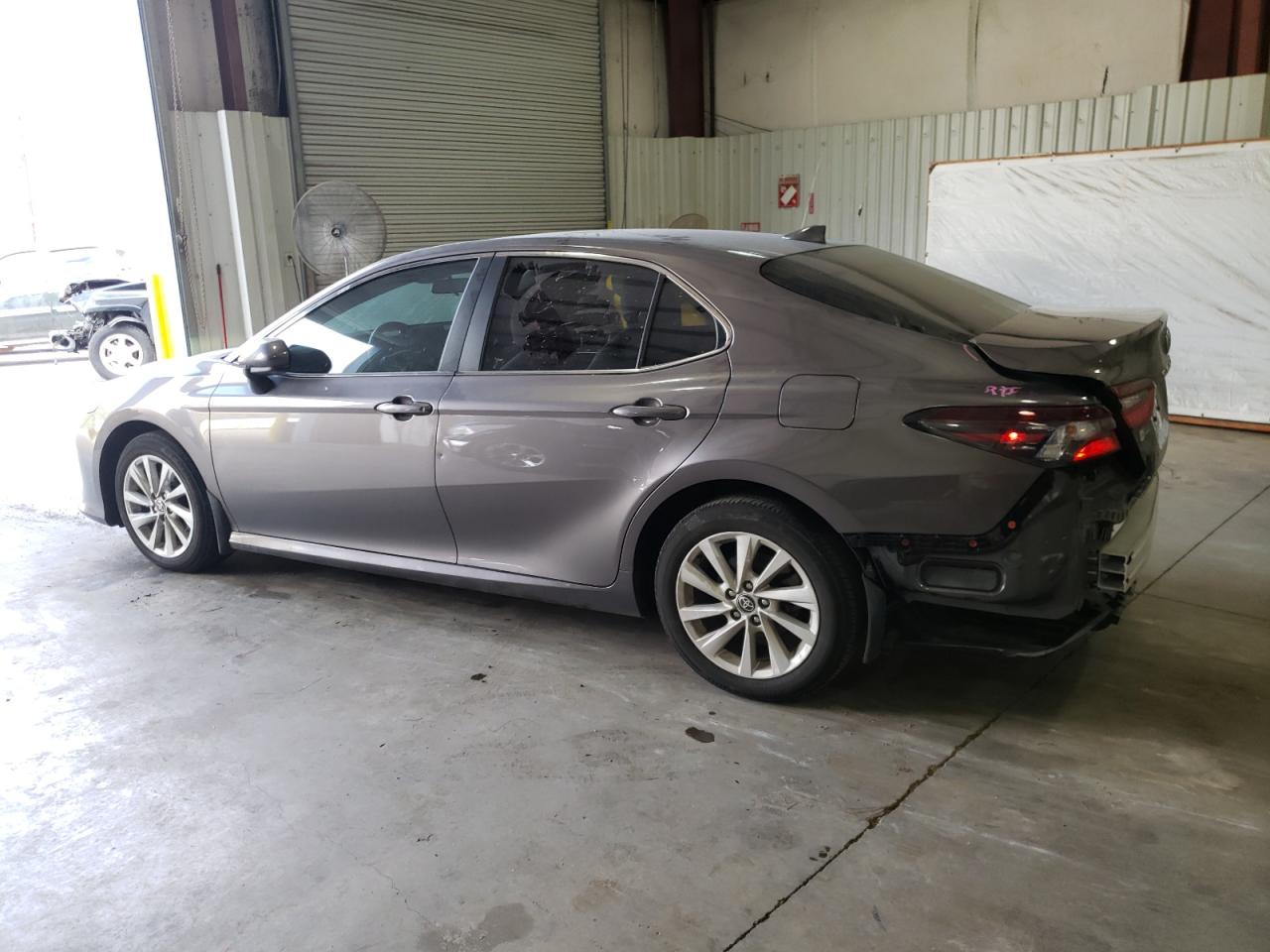 2022 TOYOTA CAMRY LE VIN:4T1C11AK8NU673033