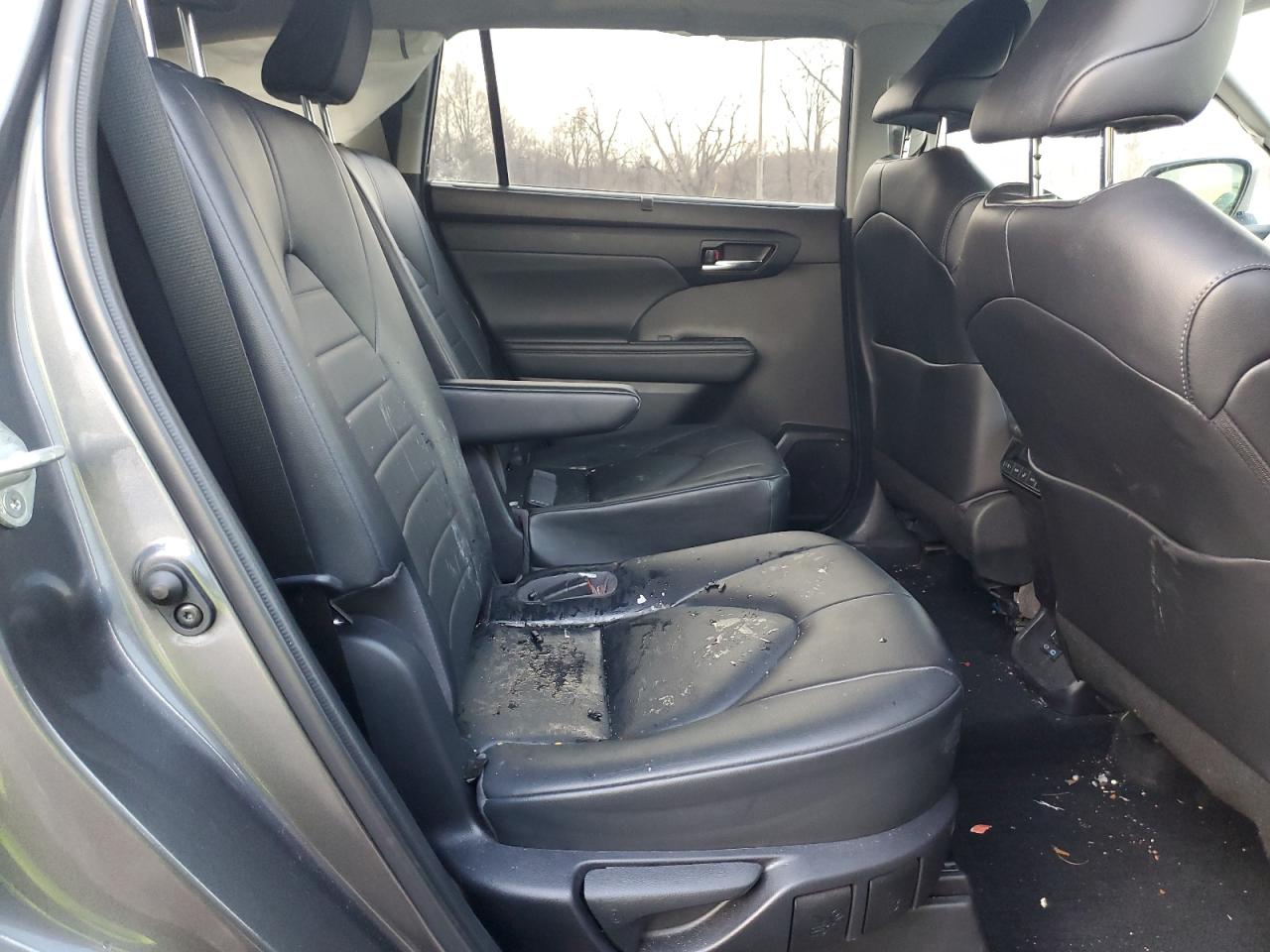 2022 TOYOTA HIGHLANDER XLE VIN:5TDHZRBH9NS597430